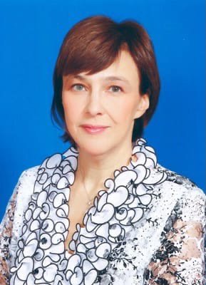 Пуни Людмила Цезаревна, заведующая вокально-хоровым и теоретическим отделениями школы №8 «Музыка»